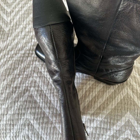 BOGS MID CALF LEATHER BOOT - Picture 6 of 12